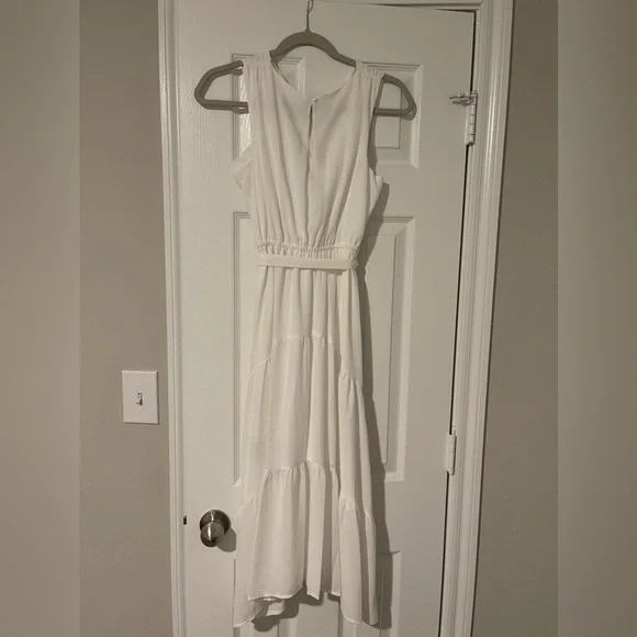 White dress - Picture 2 of 2